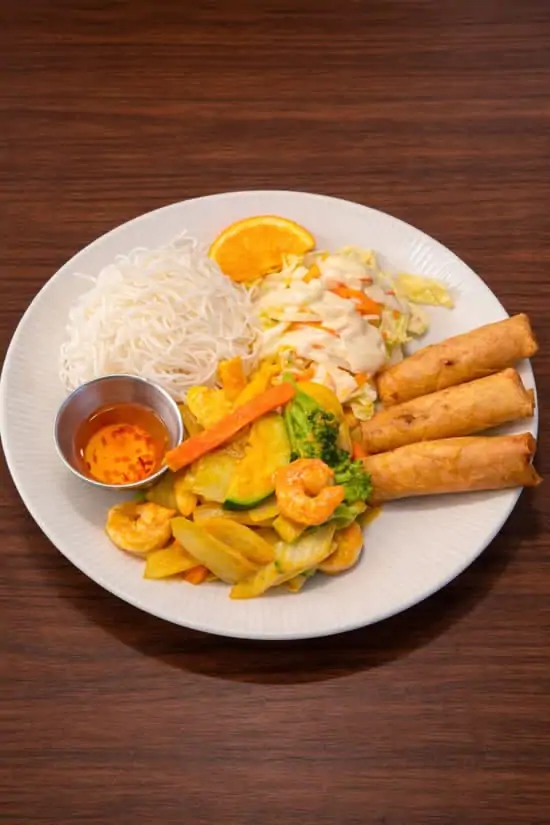 Crevettes au cari avec vermicelles