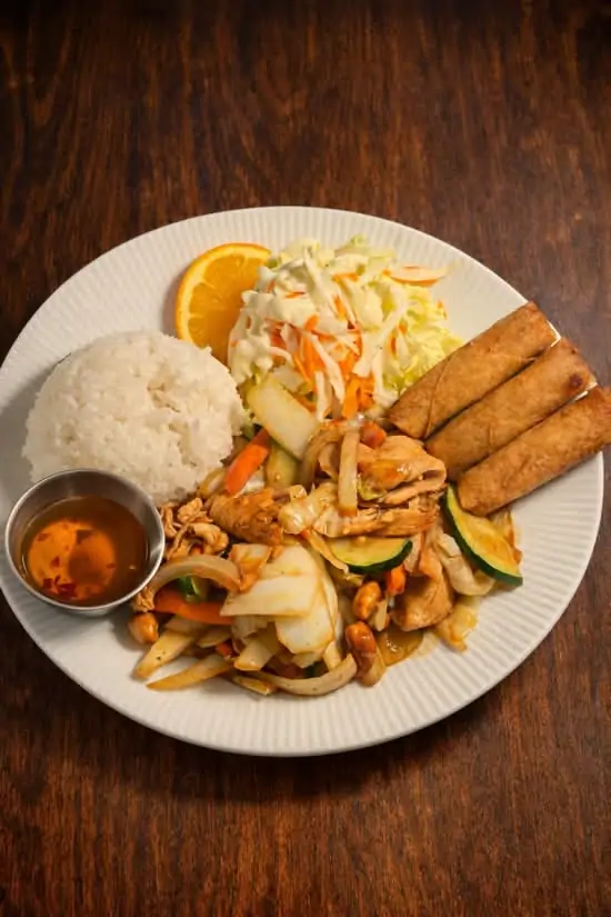 Poulet sauté aux noix de cajou